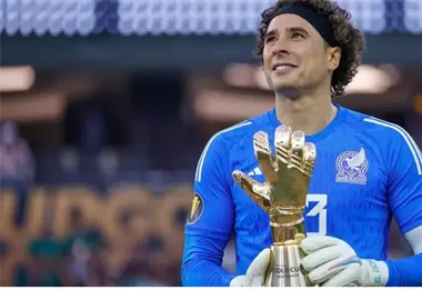 Esta es la fortuna que tiene el portero Guillermo Ochoa