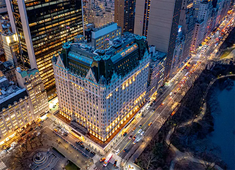 El Hotel Plaza está ubicado en el cruce de Central Park con la Quinta Avenida. Foto: cortesía.