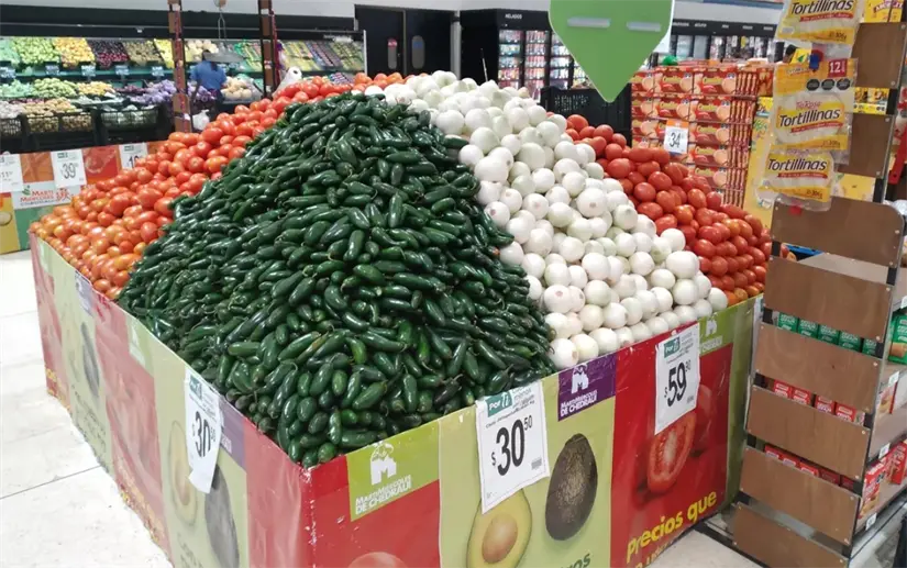Frutas y verduras a precios bajos en el Martimiércoles.