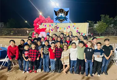 Ni&ntilde;os de Rasac FC de Culiac&aacute;n, disfrutan su posada navide&ntilde;a en Alturas del Sur