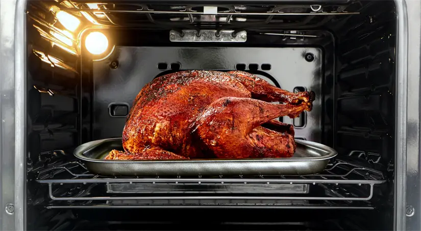 Sigue el paso a paso para hornear un buen pavo adobado. Foto: Cortesía.