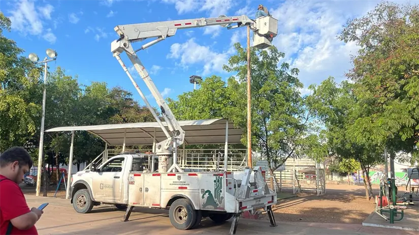 Nuevas luminarias y labores de mantenimiento mejoran la seguridad y el ambiente familiar en la Unidad Deportiva 21 de Marzo. Foto: Cortesía/TBN