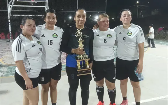 Las F&eacute;nix conquistan el torneo rel&aacute;mpago de Futbol Femenil en Las Coloradas en Culiac&aacute;n