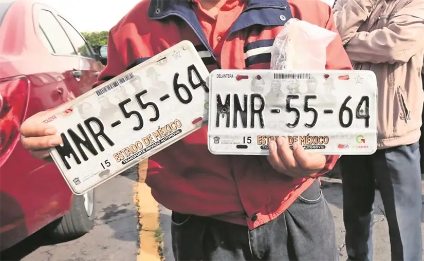 Conoce los costos de las placas vehiculares en el Edomex. Foto: Cortesía.