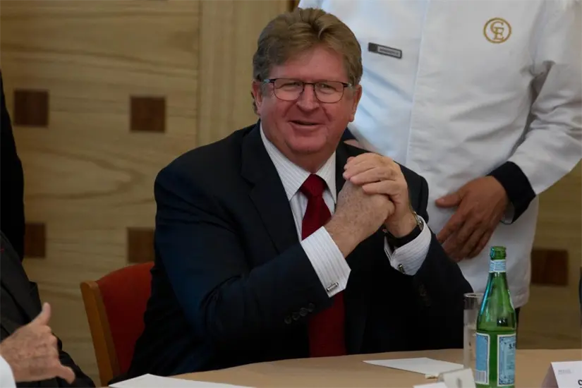 Larrea ha mantenido una fortuna sólida y en constante crecimiento durante años.