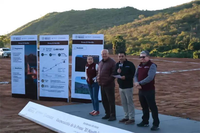 En el inicio de obras estuvieron presentes autoridades estatales y federales. Foto: Cortesía