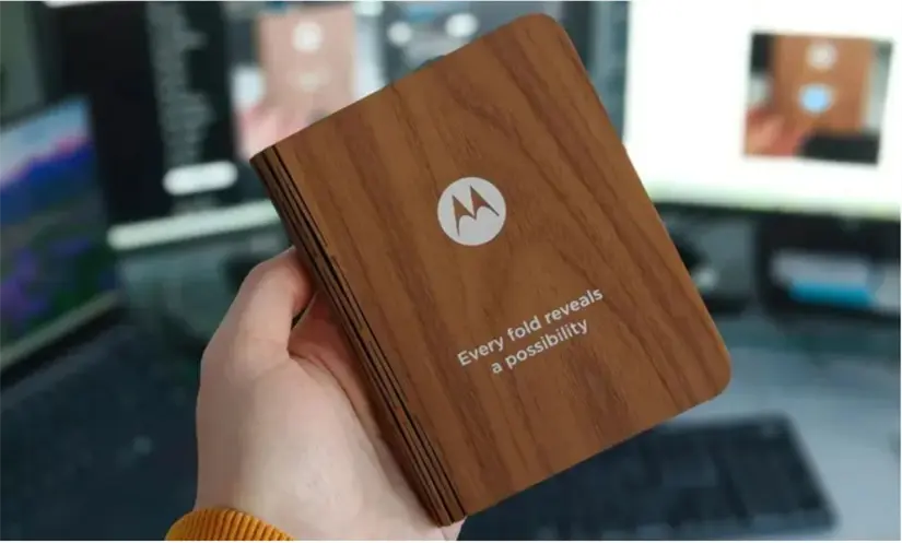 Motorola Fold podría entrar al mundo de los celulares con formato fold. Foto: Google Trends