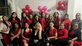 Mujeres de la colonia Progreso en Culiacán se empoderan con curso de maquillaje de fantasía