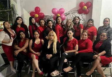 Mujeres de la colonia Progreso en Culiac&aacute;n se empoderan con curso de maquillaje de fantas&iacute;a