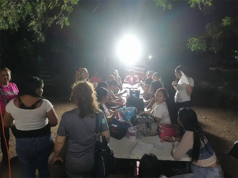 Capacitación con impacto social: mujeres de la colonia Progreso se gradúan en maquillaje de fantasía. Foto: Cortesía/TBN