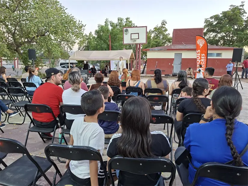 Vecinos celebran primer concierto de ópera en la colonia Emiliano Zapata organizado por Parques Alegres en coordinación con el ISIC. Foto: Juan Madrigal