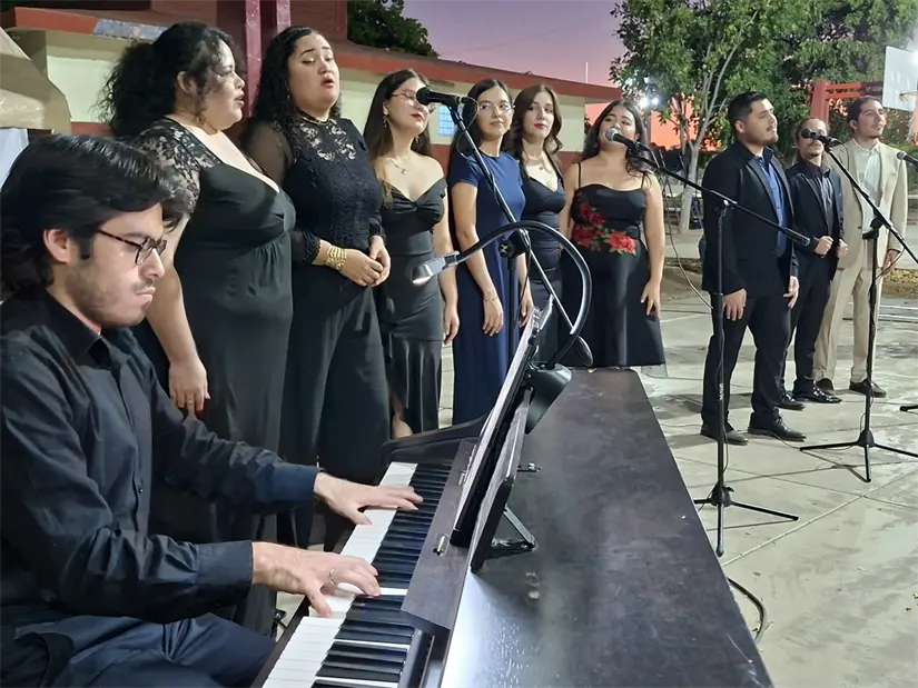 José Manuel Chu y TAOS brindan un concierto que llena de vida y esperanza a un parque de Culiacán. Foto: Juan Madrigal