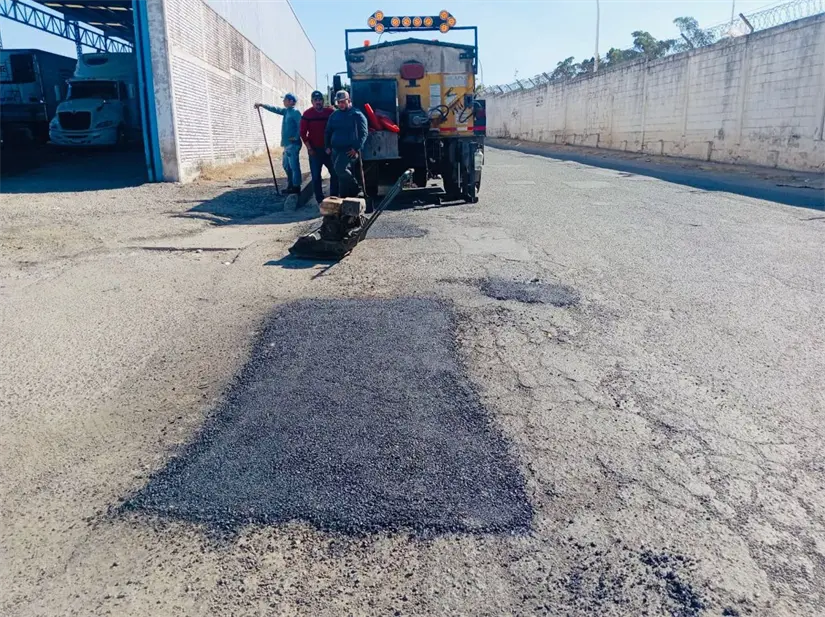 Bacheo permanente mejora vialidades en El Palmito, Nakayama y Díaz Ordaz. Foto: Ayuntamiento de Culiacán