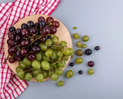 Estos supermercados tienen las uvas m&aacute;s baratas para A&ntilde;o Nuevo 2026, seg&uacute;n Profeco