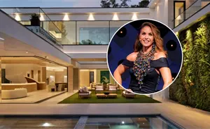 Así es la casa de lujo en la que vive la cantante y actriz mexicana Lucero