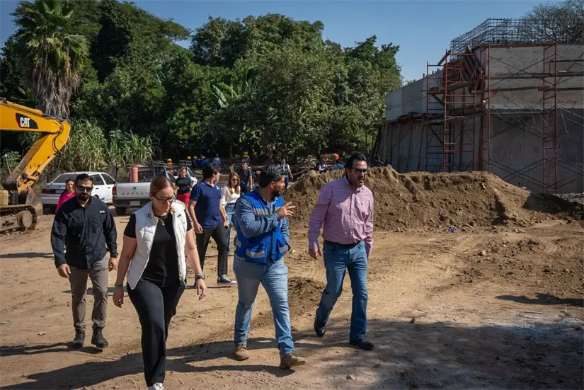 Revisan avances de la planta potabilizadora de Las Cucas, en Culiacán. Foto: Cortesía