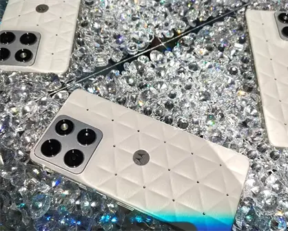 Los celulares m&aacute;s exclusivos y lujosos de Motorola para 2026