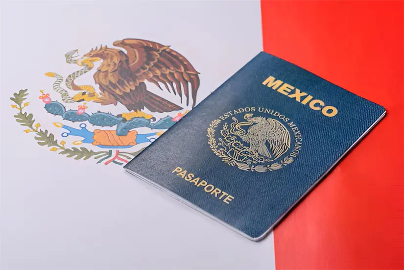 Conoce a cuántos países puedes viajar solo con el pasaporte mexicano. Foto: Freepik.  