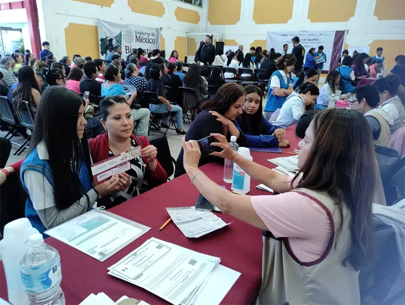 Beca Benito Juárez es para alumnos de preparatoria y universidad. Foto: Cortesía