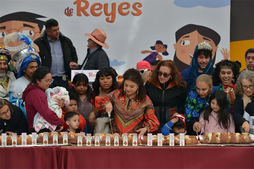 Invitan a la Rosca de Reyes en el Ángel de la Independencia en la CDMX. Foto: Cortesía