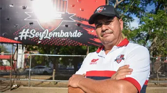 Profe Santi: el entrenador de futbol que convirtió una cancha de tierra en fábrica de sueños en la Lombardo