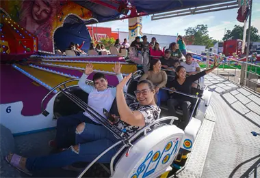 La magia de los Reyes llen&oacute; de sonrisas la verbena popular Culiac&aacute;n