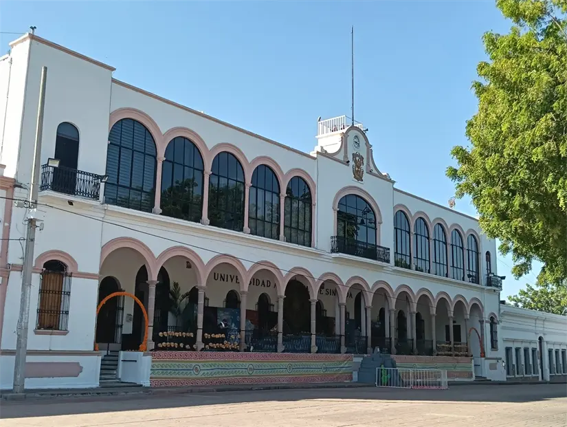 La arquitectura del Edificio Central de la UAS es una muestra de la riqueza intelectual del mismo.