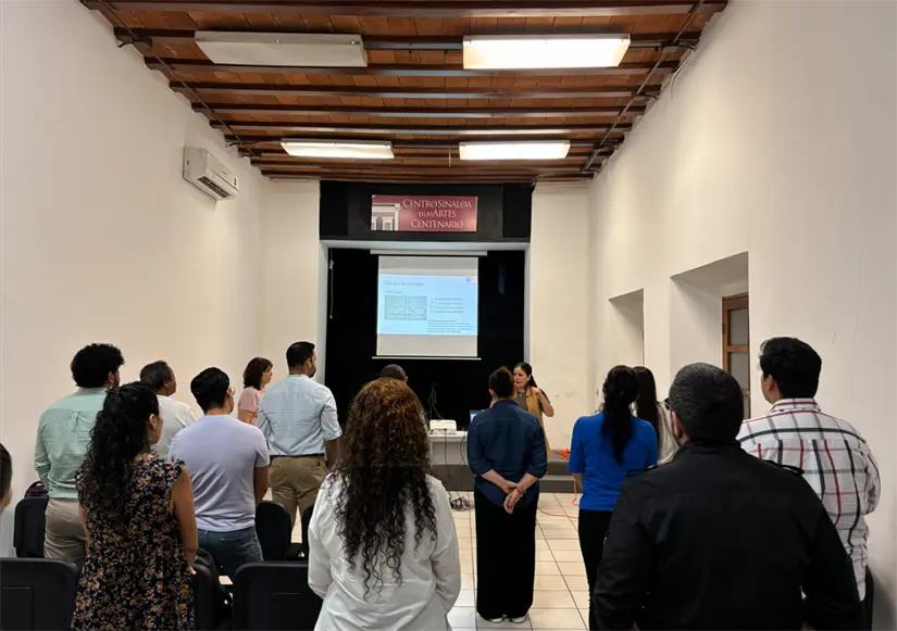 Como parte del programa, VAM capacita a los maestros para formar directores corales. Foto; Cortesía VAM Vida y Arte para México.