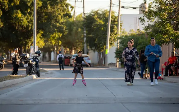 Pavimentaci&oacute;n de la calle Corneta Francisco Ram&iacute;rez trae alegr&iacute;a y salud a la colonia 21 de Marzo en Culiac&aacute;n