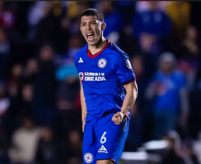 Erik Lira, jugador de futbol del Cruz Azul. Foto: cortesía.