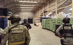 Golpe al crimen organizado en Michoacán: autoridades federales detienen a 17 personas y decomisan arsenal