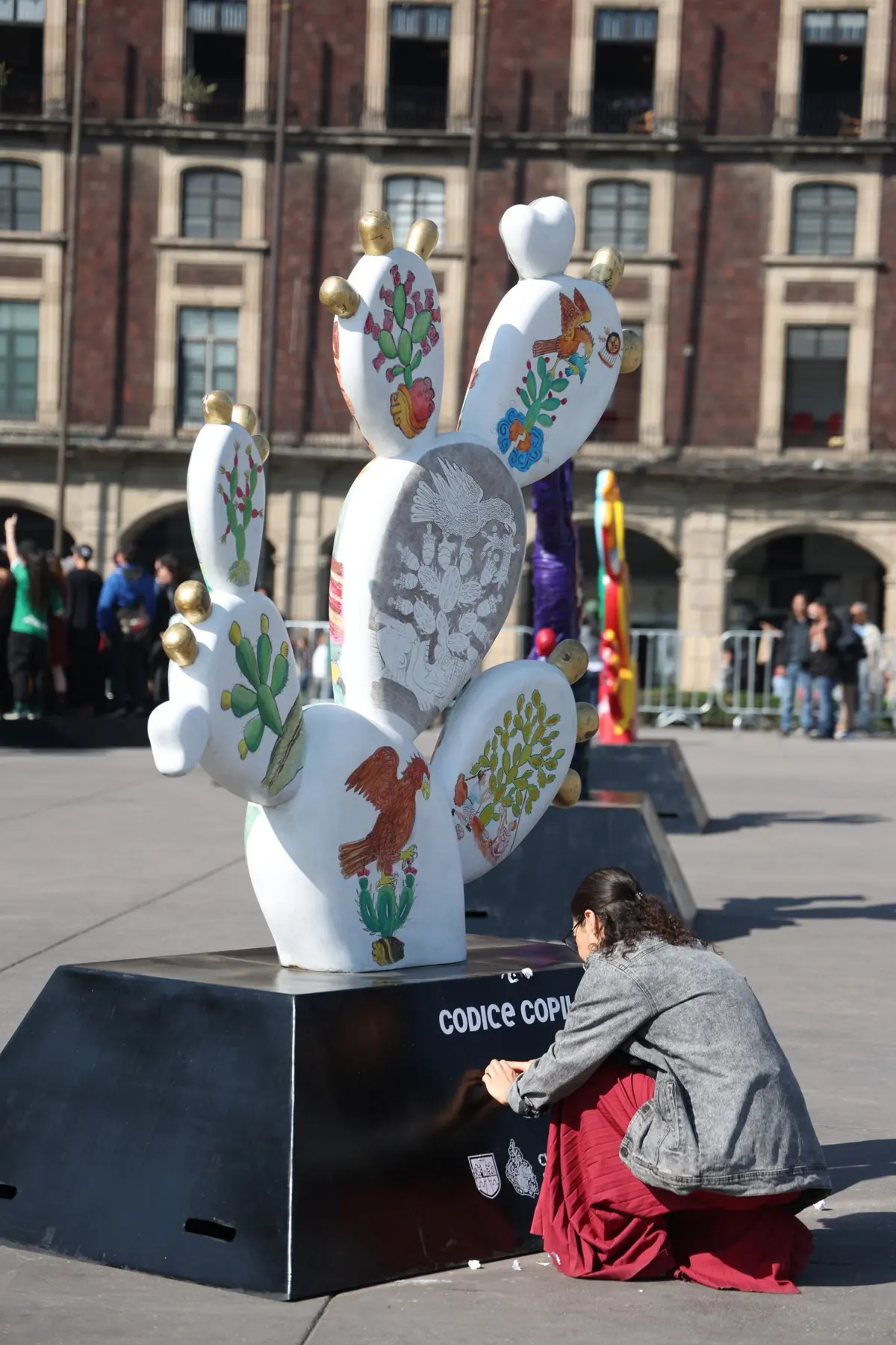 El Zócalo se llena de color con 200 obras dedicadas al nopal, símbolo de identidad nacional