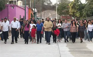 Alcalde de San Ignacio entrega pavimentación hidráulica con servicios renovados en la cabecera municipal