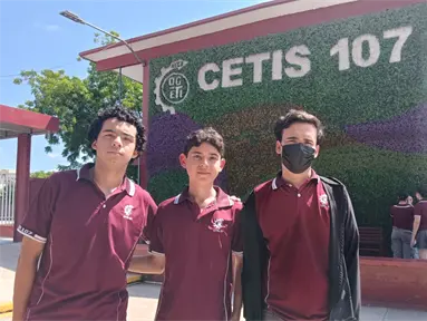 Cuando las matemáticas unen: estudiantes crean club para aprender y compartir en el Cetis 107