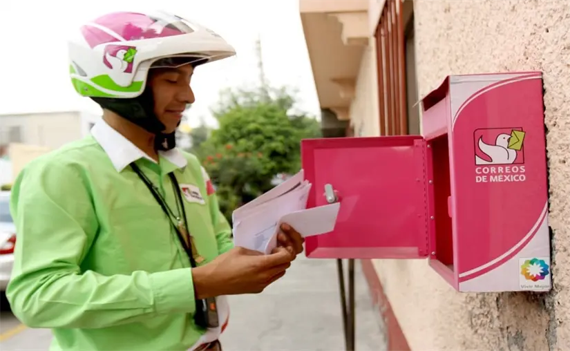 Puedes rastrear tu paquete a través del portal de Correos de México.