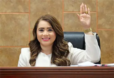 &iquest;De qu&eacute; partido es la diputada Alejandra Ang Hern&aacute;ndez de Baja California?