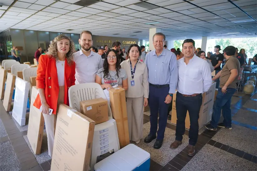 El Gobierno de Sinaloa y Fundación Coppel entregaron 280 equipos productivos a 60 emprendedores locales