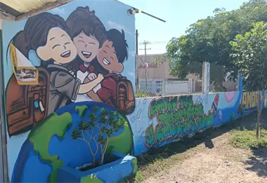 Murales que educan: el arte transforma el acceso principal a la ETI 90 en Culiac&aacute;n