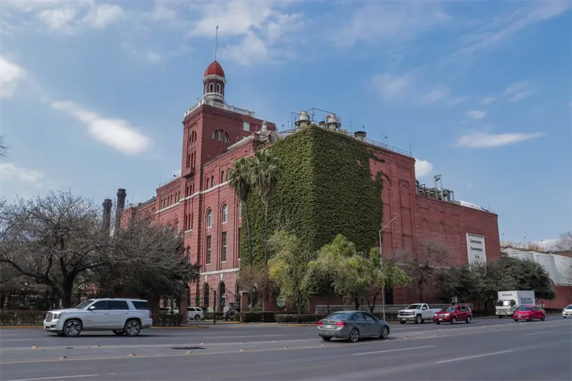 La historia de la familia Milmo está estrechamente ligada a la Cervecería Cuauhtémoc Moctezuma en Monterrey. Foto: Wikipedia