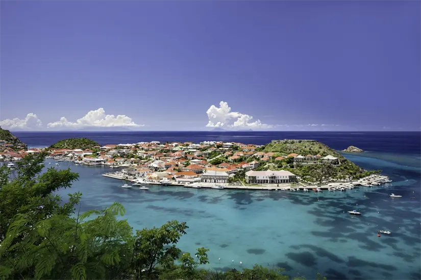 Así es St. Barths, la lujosa isla donde el magnate dio la bienvenida al 2025. Foto: Soy Caribe Premium