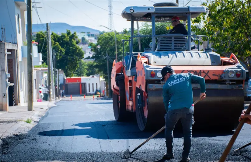 Infraestructura vial en Culiacán: rehabilitan calles para mayor seguridad y movilidad en la colonia Proyecto Alfa. Foto: Ayuntamiento de Culiacán