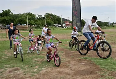 El Campo de F&uacute;tbol de Ur&iacute;as en Mazatl&aacute;n: un espacio de uni&oacute;n y desarrollo comunitario