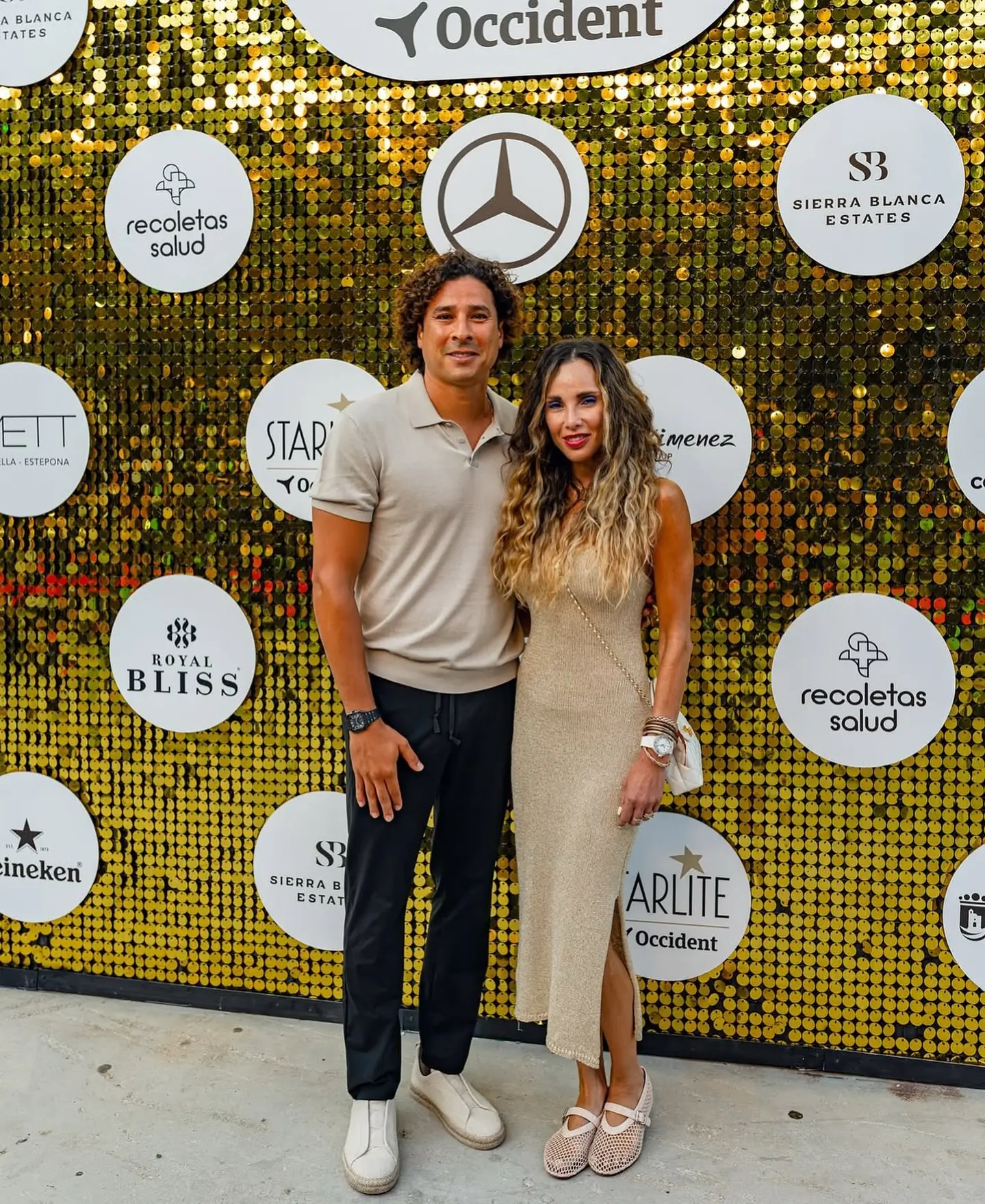 El portero Guillermo Ochoa está casado con la influencer Karla Mora. Foto: Facebook Guillermo Ochoa