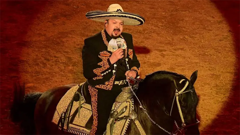 El cantante también donó más de 100 mil pesos a la casa de reposo. Foto: Cortesía