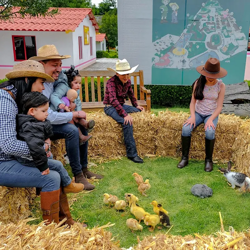 Mundo Granjero y Zoológico