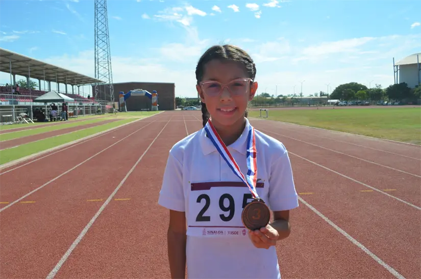 Zahori Rodríguez Bejarano representa un ejemplo positivo para la niñez y la comunidad educativa en la capital sinaloense. Foto: Juan Madrigal