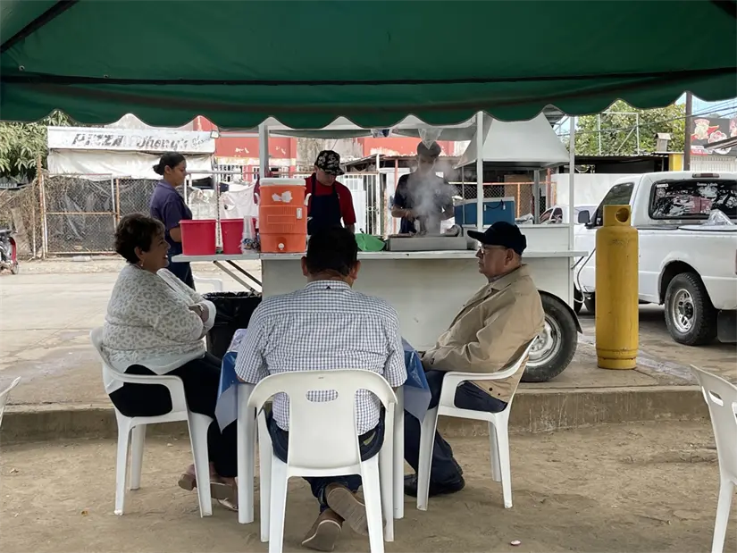 Clientes del sector Flores Magón buscan la calidad y el buen sabor de los Tacos de Cabeza 