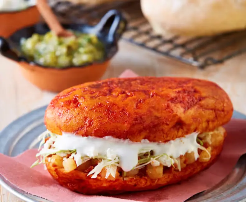 Pambazos, uno de los platillos favoritos de Carlos Slim. Foto: cortesía.