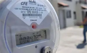 CFE: ¿Qué significa la luz roja en el medidor digital en 2026?