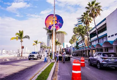 Mazatl&aacute;n se viste poco a poco de Carnaval
